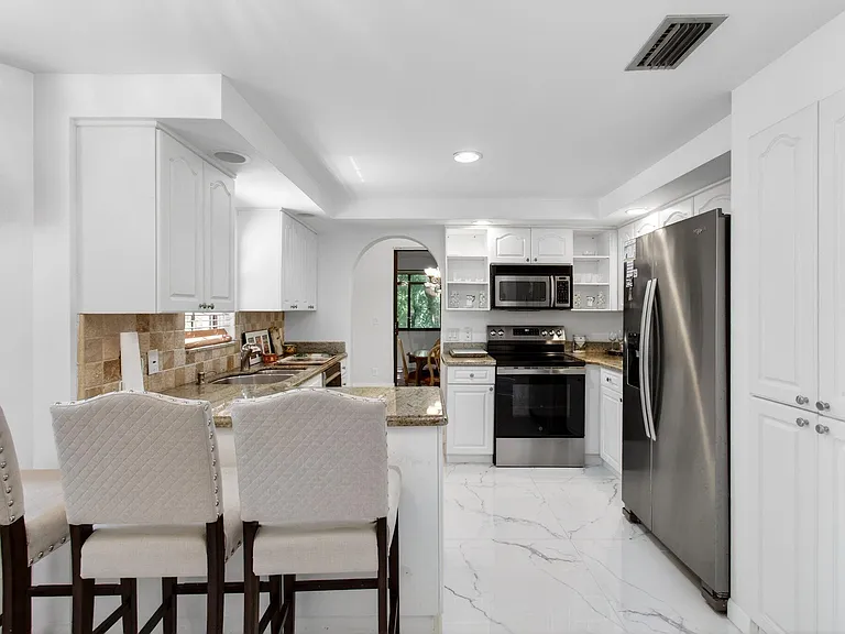 7865 La Mirada Dr — Photo 19