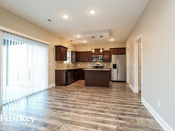 4th image of 1104 Eagles View Dr