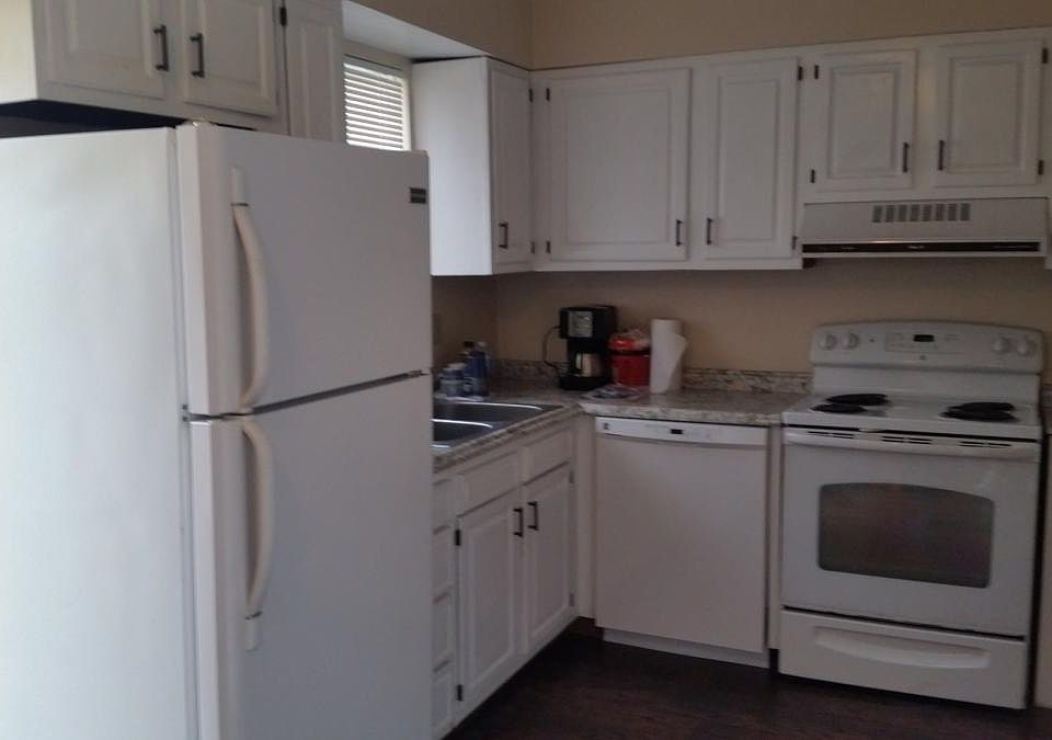 2nd image of 714 High St APT C