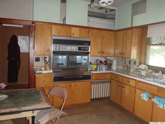 5th image of 302 Union St