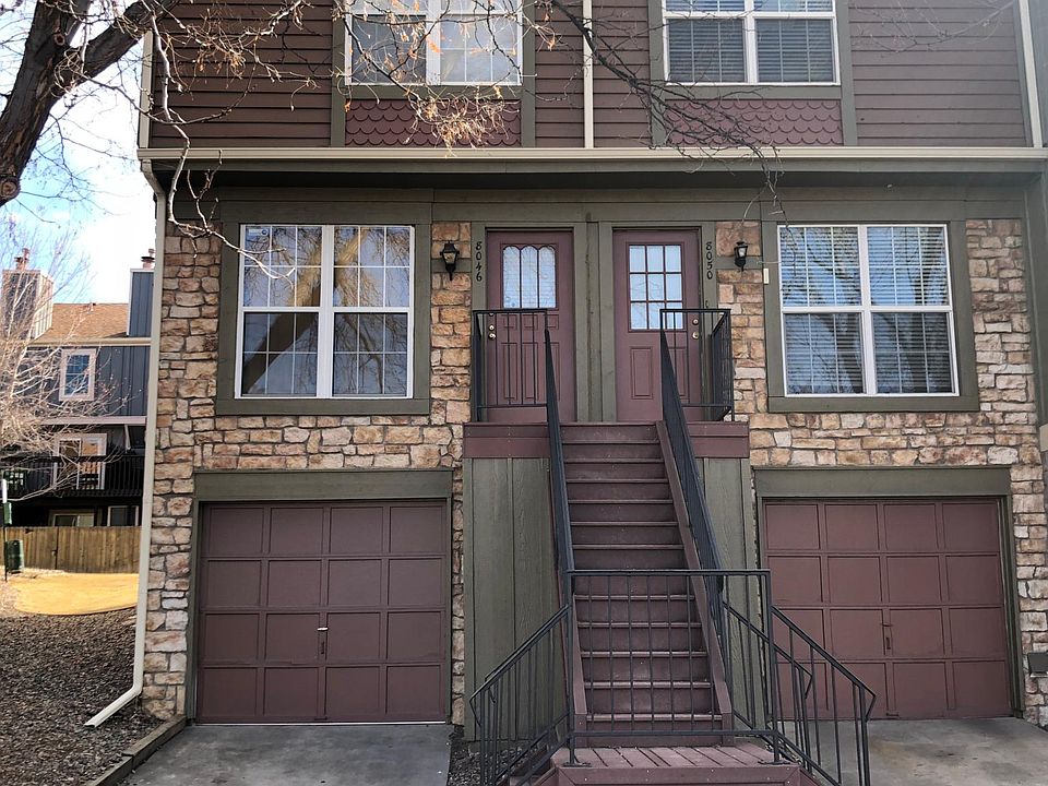 End unit with garage