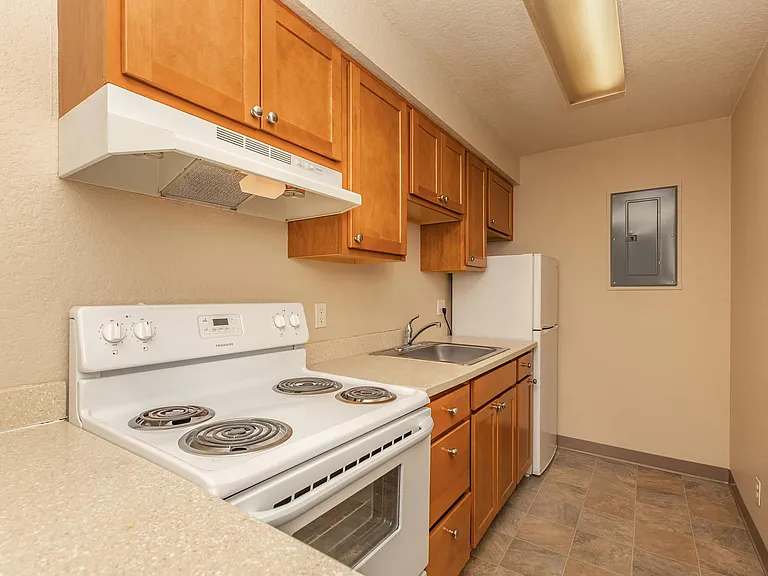 Corinthian Apartments — Photo 34