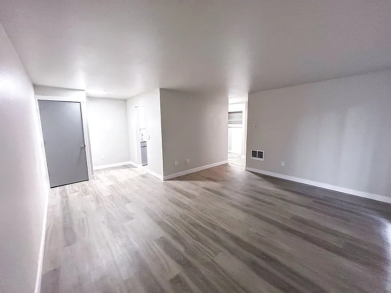 9100 Roosevelt Apartments — Photo 1