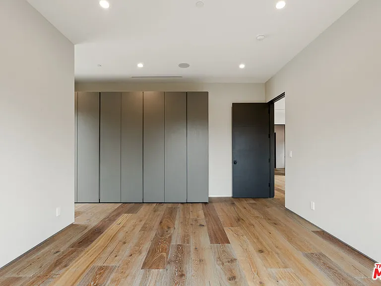 738 N Harper Ave — Photo 25