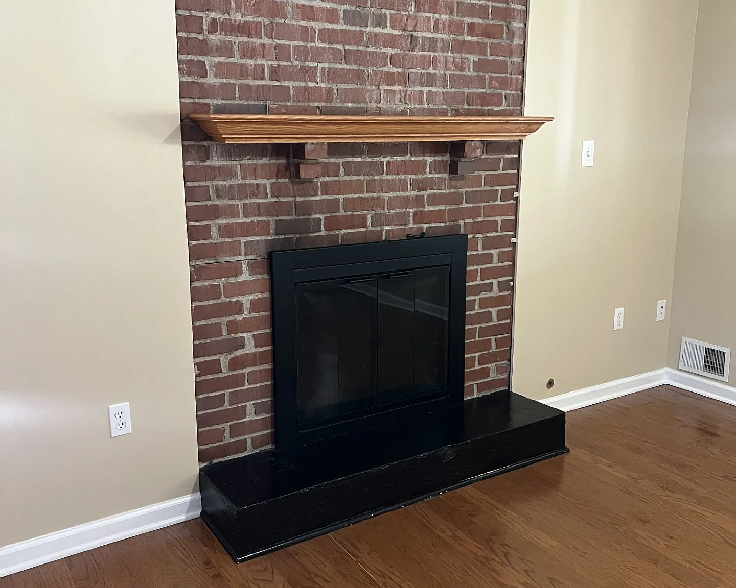 2 bed, $1,400 — Photo 3