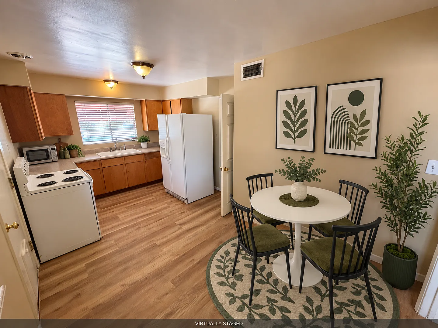 Spacious 3Bed/2Bath, 1-Story Ranch Home located in the Historic Huntridge area! — Photo 4