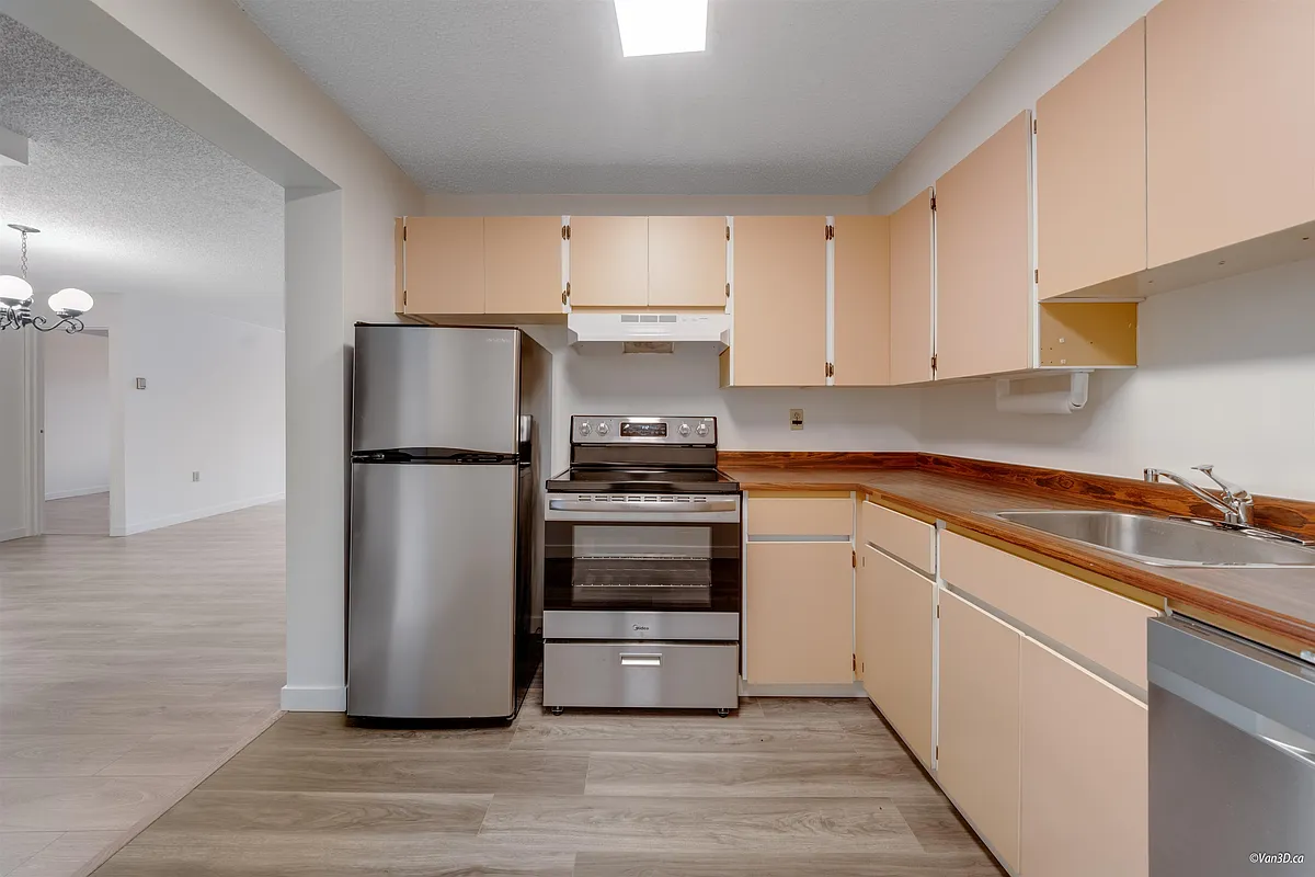 Building Photo - 6611 Minoru Blvd #506