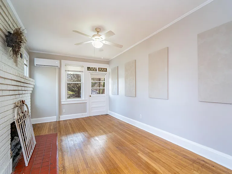 24 Robindale Ave #3 — Photo 3