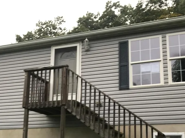 2104 Port Royal Rd, Clarks Summit, PA 18411