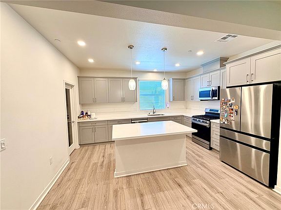 5th image of 715 Winchester Dr
