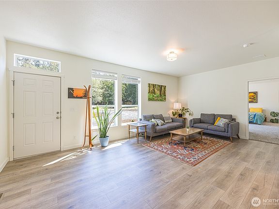 4th image of 1344 Ripplebrook Drive