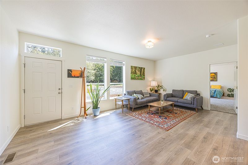 4th image of 1344 Ripplebrook Drive