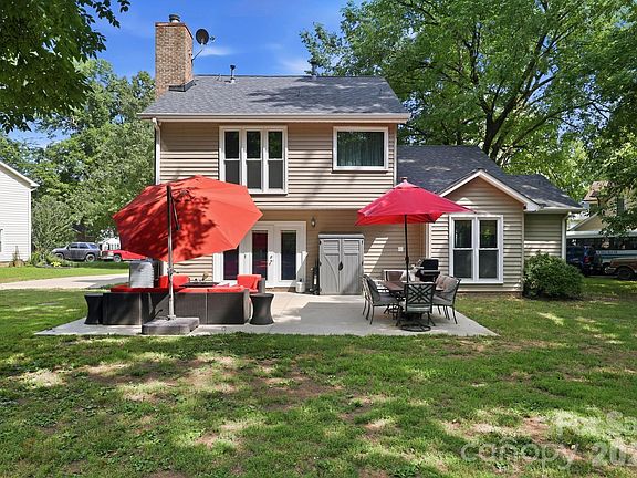 3rd image of 3970 Tenneyson Ct NW