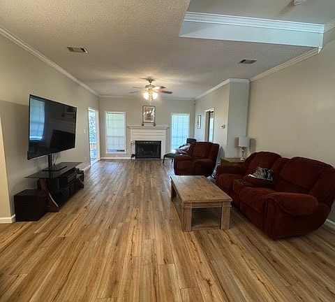 4th image of 3531 Lenox Dr