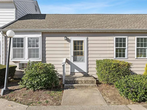 1000 9th Street #B-13, Greenport, NY 11944