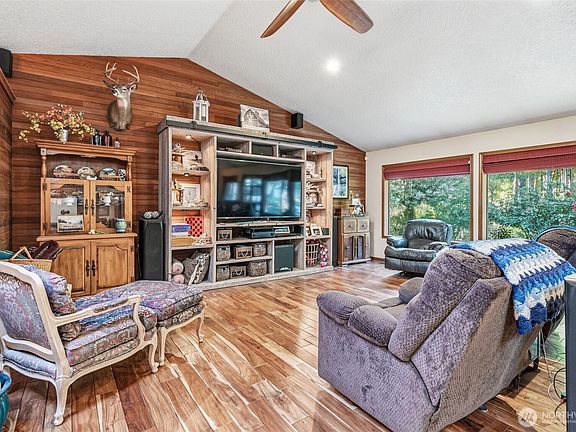 4th image of 1269 King Road