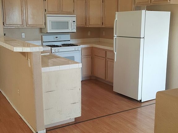 3rd image of 2110 Los Feliz St Unit 2098