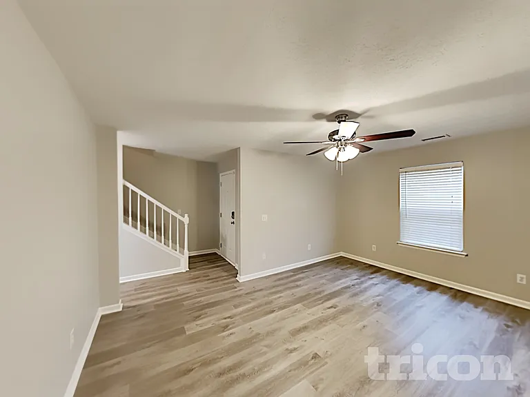 141 Sara Cir — Photo 3