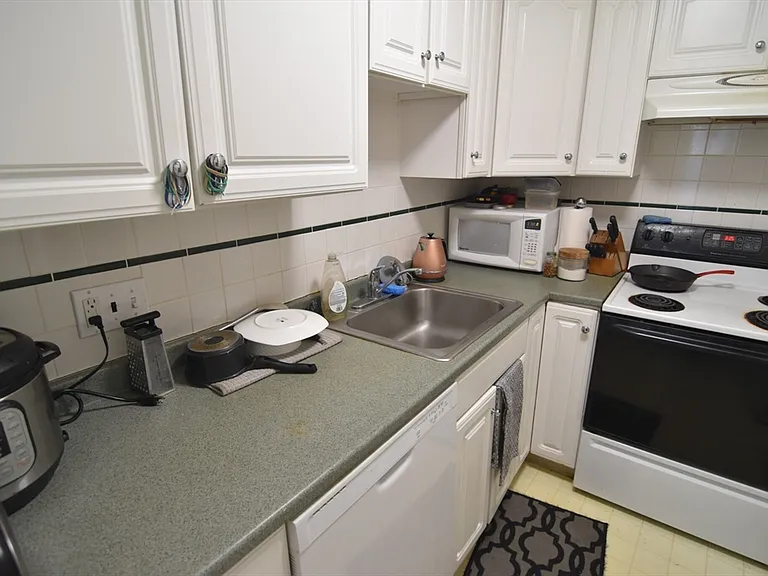 21 Highland Ave #5 — Photo 5
