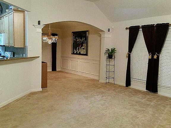 3rd image of 619 Brazos Trace Dr