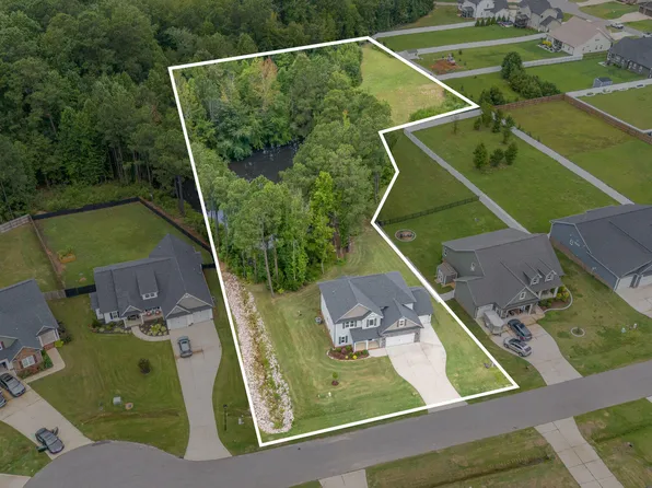 104 Buckhaven Ct, Holly Springs, NC 27540