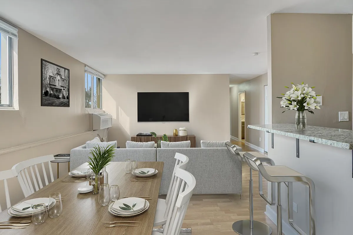 Open Kitchens with Great Rooms - THE BRONZEVILLE VINCENNES