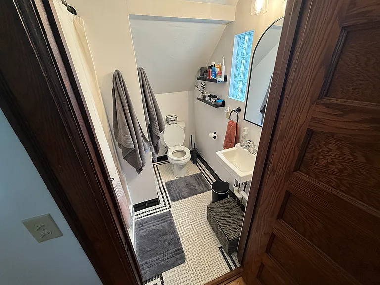 1609 Jefferson St — Photo 13