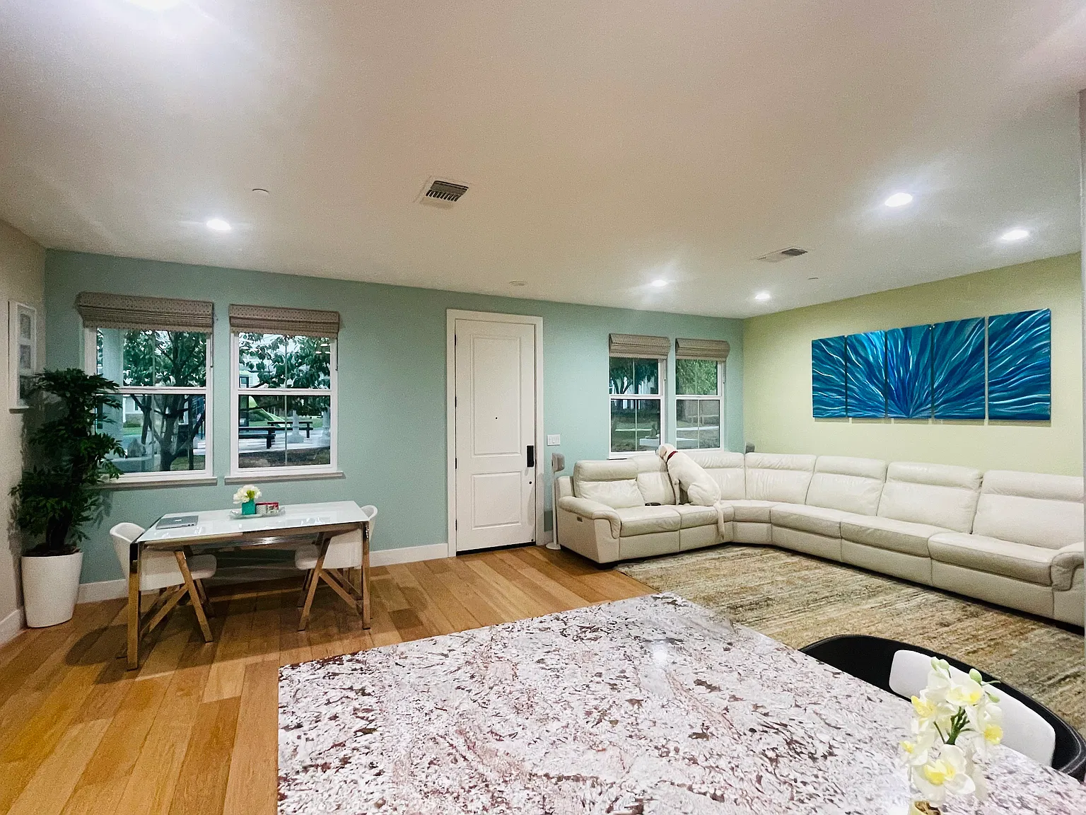 2190 Panorama Ct — Photo 3