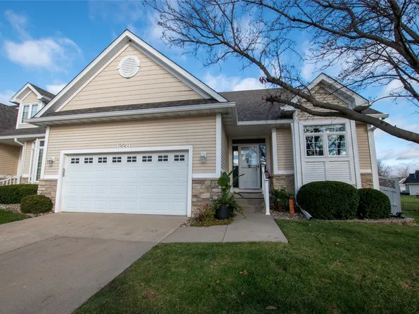 12211 Sunflower Dr, Urbandale, IA 50323