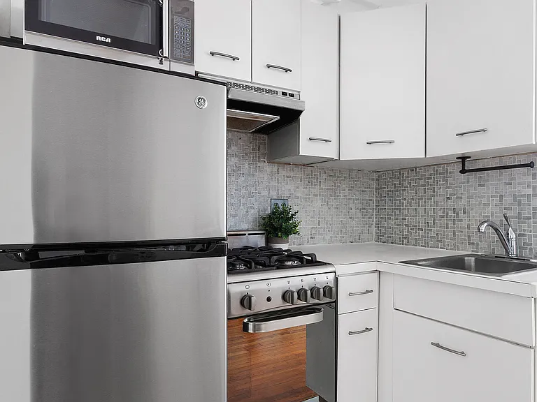 243 W End Ave #503 — Photo 4