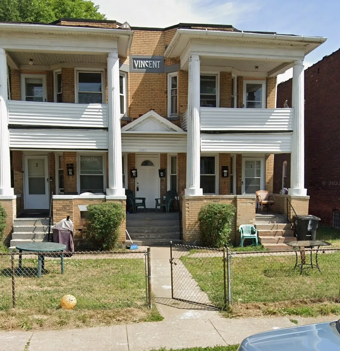 3 bed, 1200 sqft, $1,100 — Photo 1