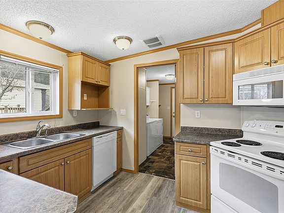 3rd image of 7545 Dallas Dr #27