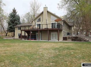 6653 Riverview Rd, Riverton, WY 82501