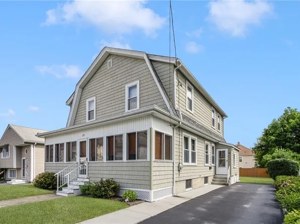 19 Bouvier Ave, Lincoln, RI 02838