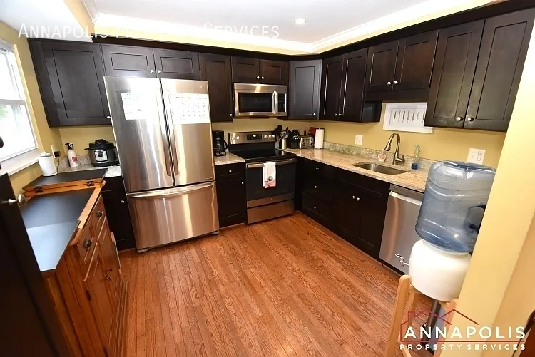 957 Highpoint Dr — Photo 2