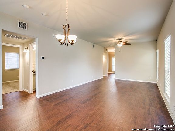 5th image of 4102 Grovetree