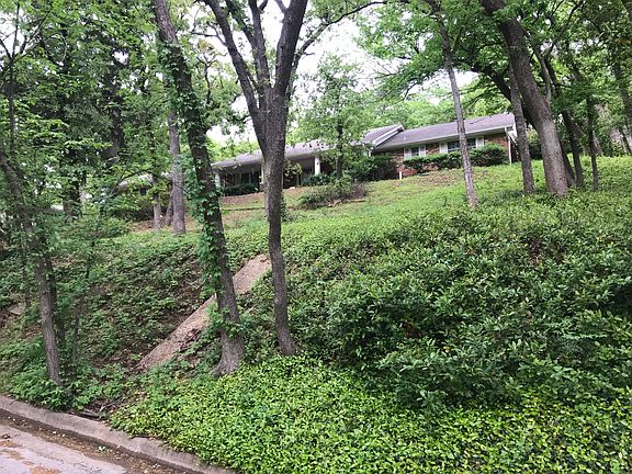 5th image of 1403 Shady Creek Dr