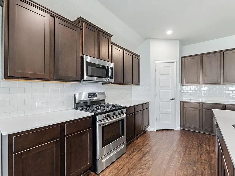 3609 Sabine Dr — Photo 5