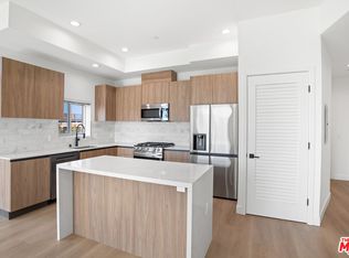 164 Chestnut St #304, Pasadena, CA 91103