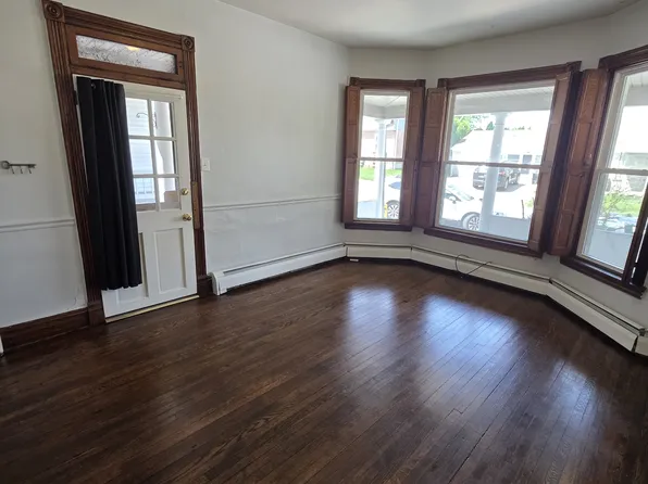 225 Pleasant St, Hanover, PA 17331