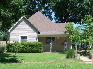 1126 S Evergreen Ave, Chanute, KS 66720