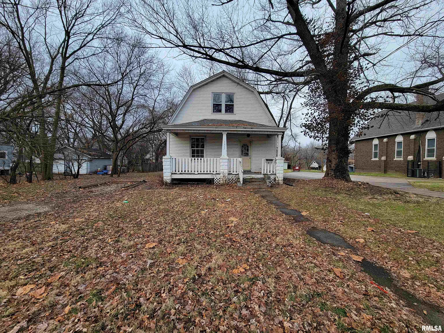 1817 N Broadway St photo 1