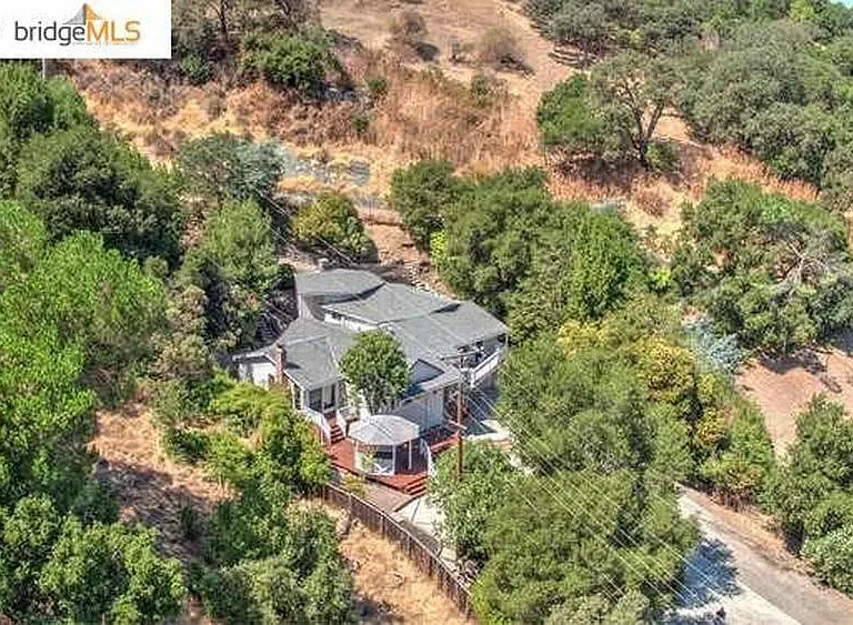 20655 Almaden Rd — Photo 1