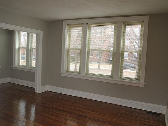 3rd image of 815 Leland Ave APT 1N