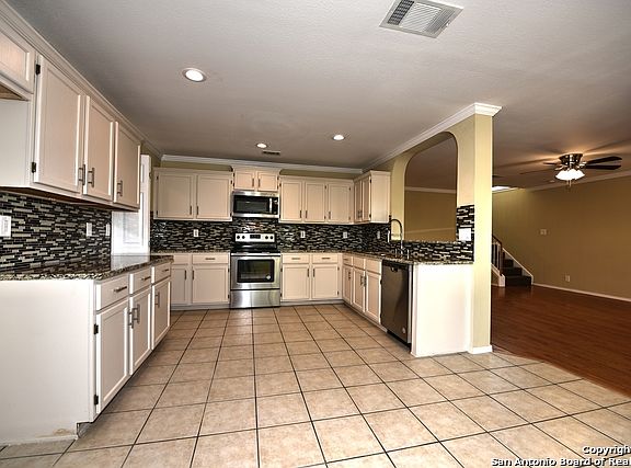 2nd image of 5125 Crestwood Hill Dr