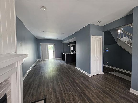 4th image of 297 Johnson St