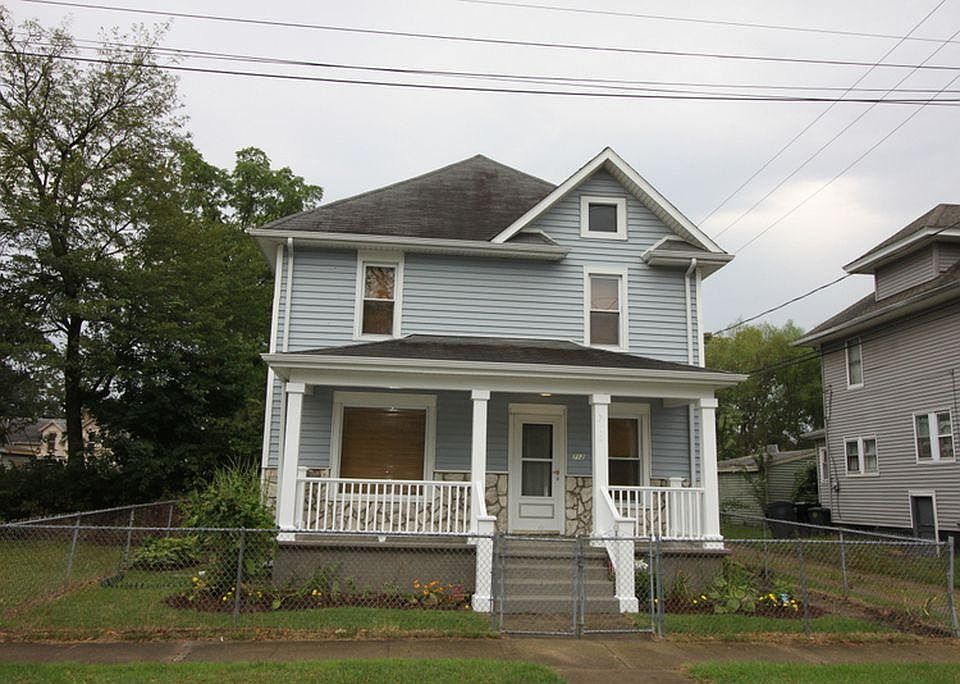 1st image of 712 Lindsey St