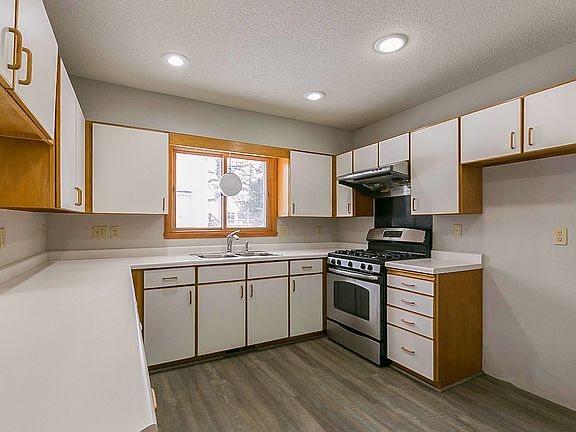 2nd image of 2043 Eldridge Ave W