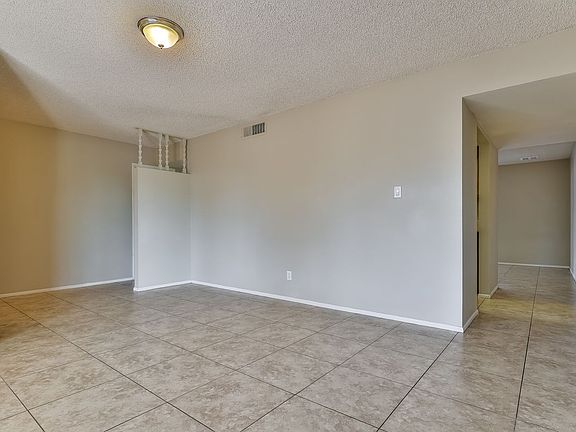 4th image of 318 E Hermosa Dr