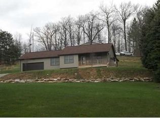 776 County Line Rd, Acme, PA 15610